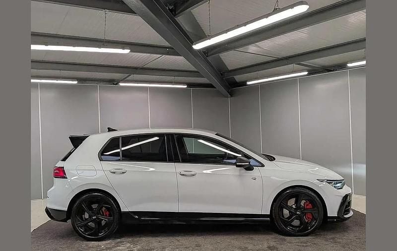 Used VW Golf VIII R 333 HP (244 kW) 2025 White Hatchback
