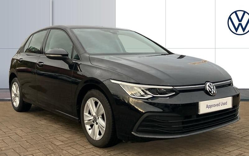 Used 2024 VW Golf VIII Life Hatchback | £16,278 (Good price) - Image 1/4