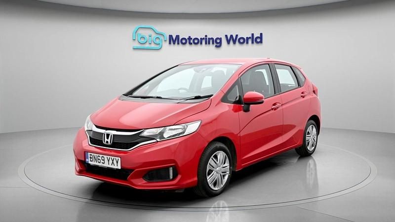 Used Honda Jazz S 102 HP (75 kW) 2019 Red Hatchback