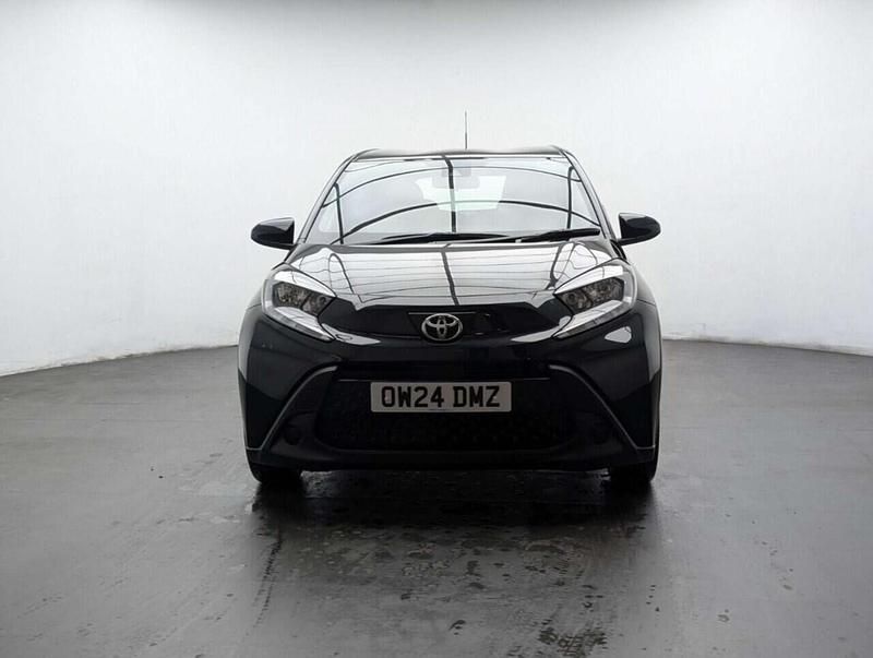 Used Toyota Aygo X PURE 72 HP (52 kW) 2024 Black SUV