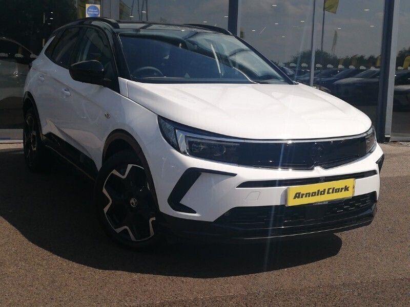 White Used 2024 Vauxhall Grandland X Ultimate SUV | £24,498 (Fair price) - Image 1/4