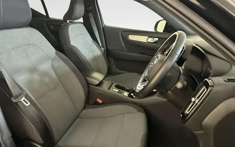 Used Volvo XC40 Core 163 HP (119 kW) 2022 Black SUV