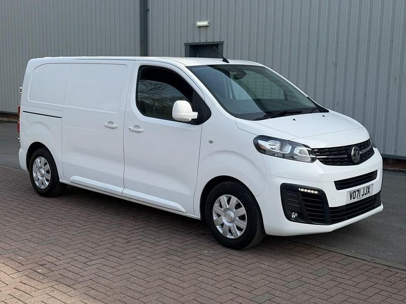 Used Vauxhall Vivaro Sportive 100 HP (73 kW) 2021 White MPV