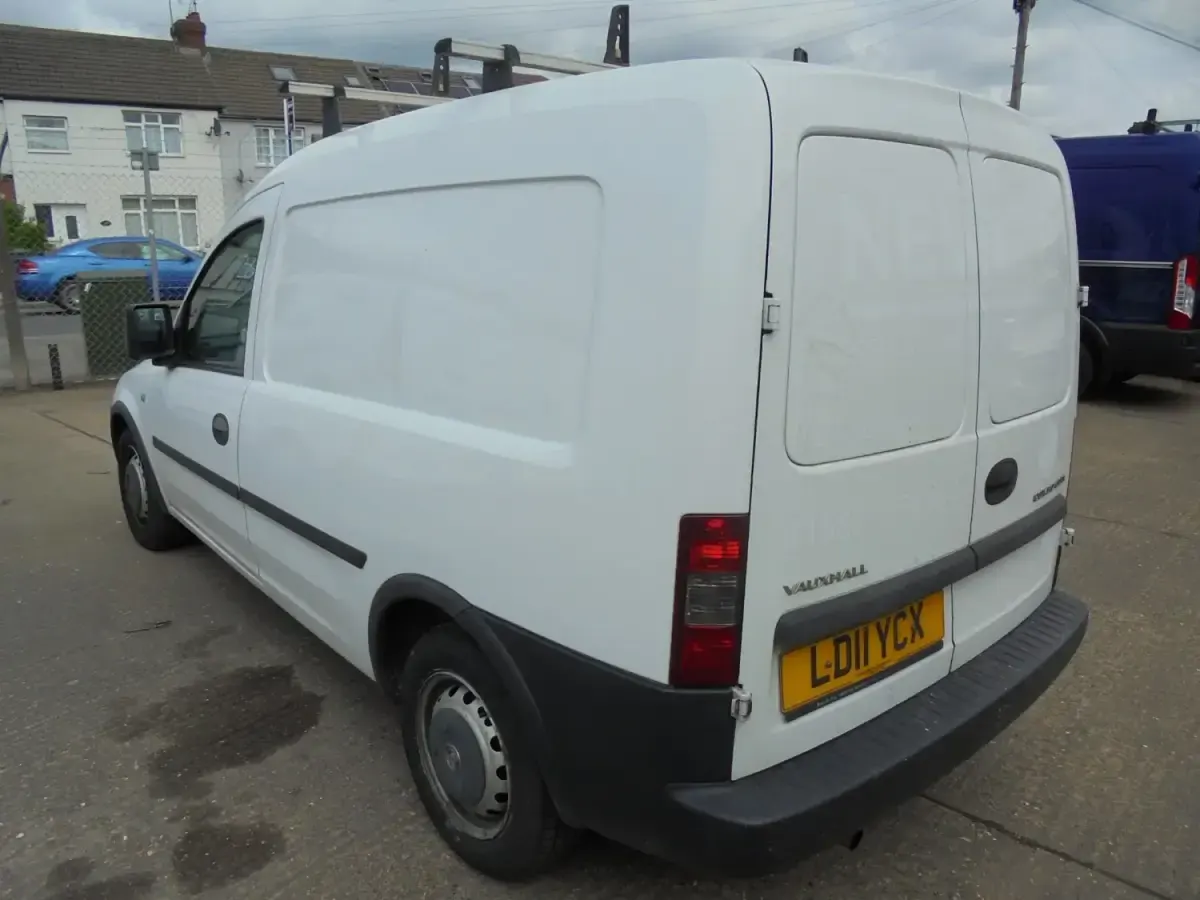 Używany Vauxhall Combo 75 KM (55 kW) 2011 Biały Minivan