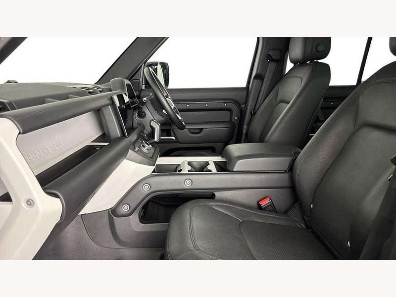 Used Land Rover Defender HSE Dynamic 350 HP (257 kW) 2024 Grey SUV