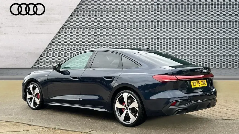 Used Audi A5 Sportback Advanced 204 HP (150 kW) 2025 Blue Hatchback