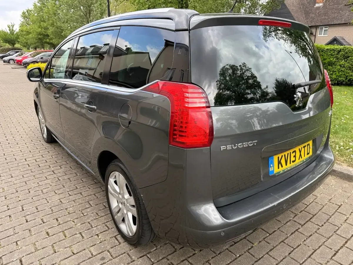 Second-hand Peugeot 5008 Allure 163 CP (119 kW) 2013 Gri Monovolum
