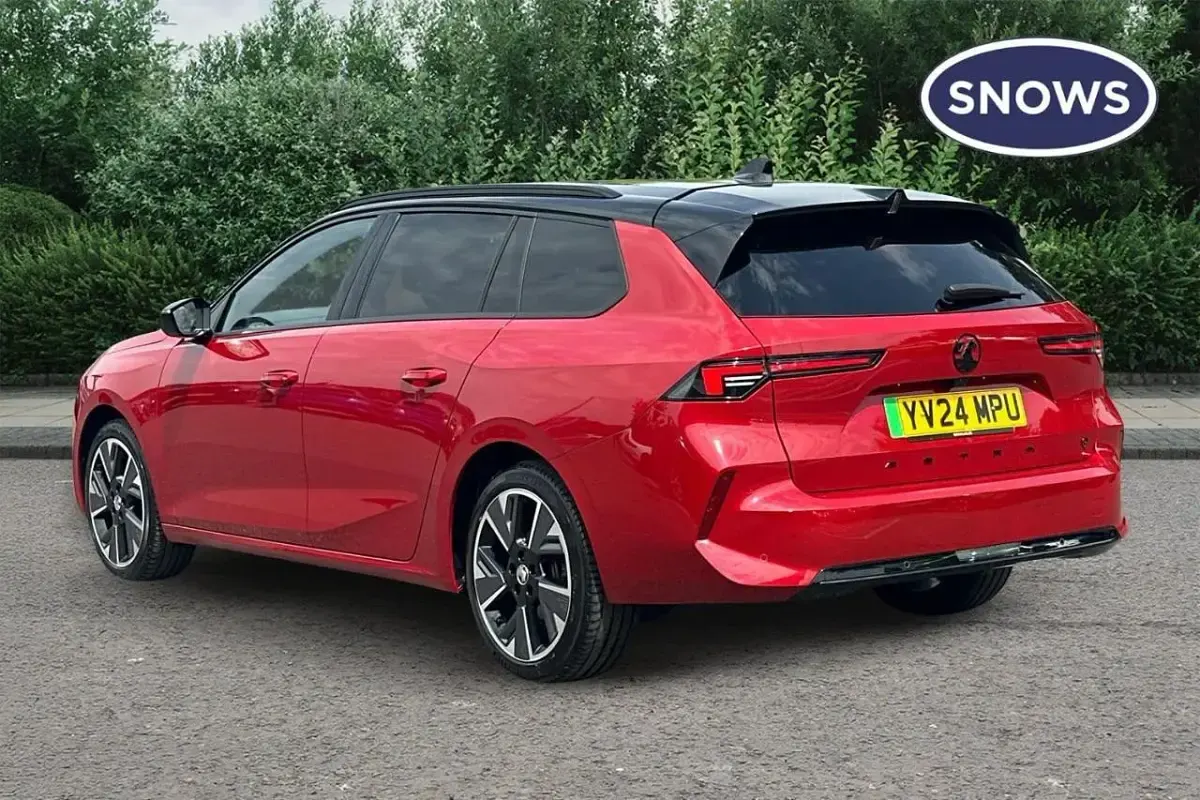 Used Vauxhall Astra Ultimate 114 kW (156 HP) 2024 Red Estate