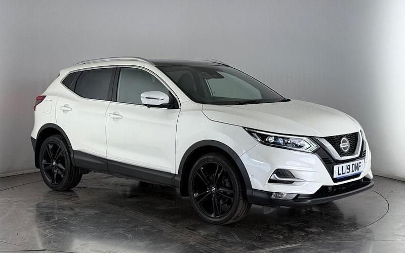 White Used 2018 Nissan Qashqai Tekna+ SUV | £15,100 (Fair price) - Image 1/3