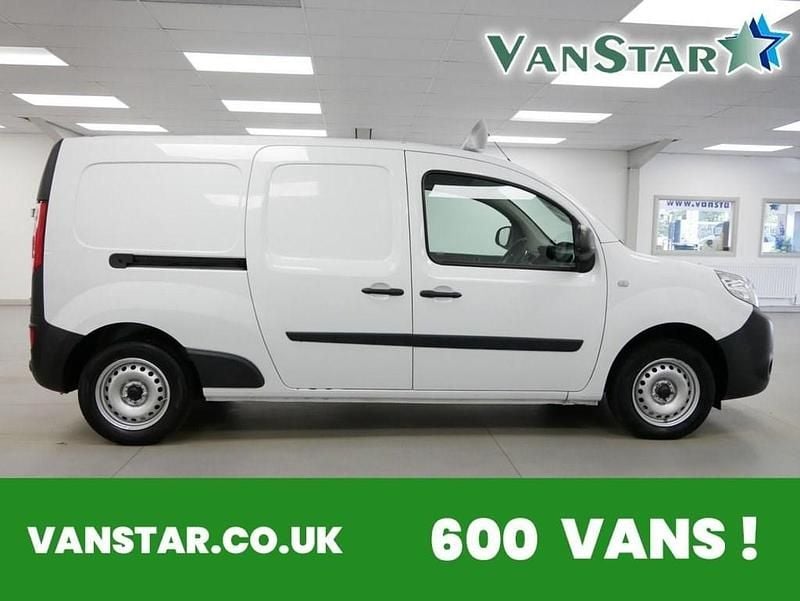 White Used 2021 Renault Kangoo Business MPV | £8,789 (A bit pricey) - Image 1/4