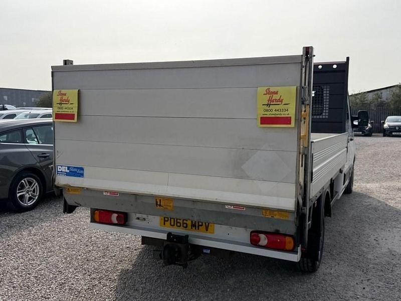 Used Vauxhall Movano 125 HP (91 kW) 2016 White MPV