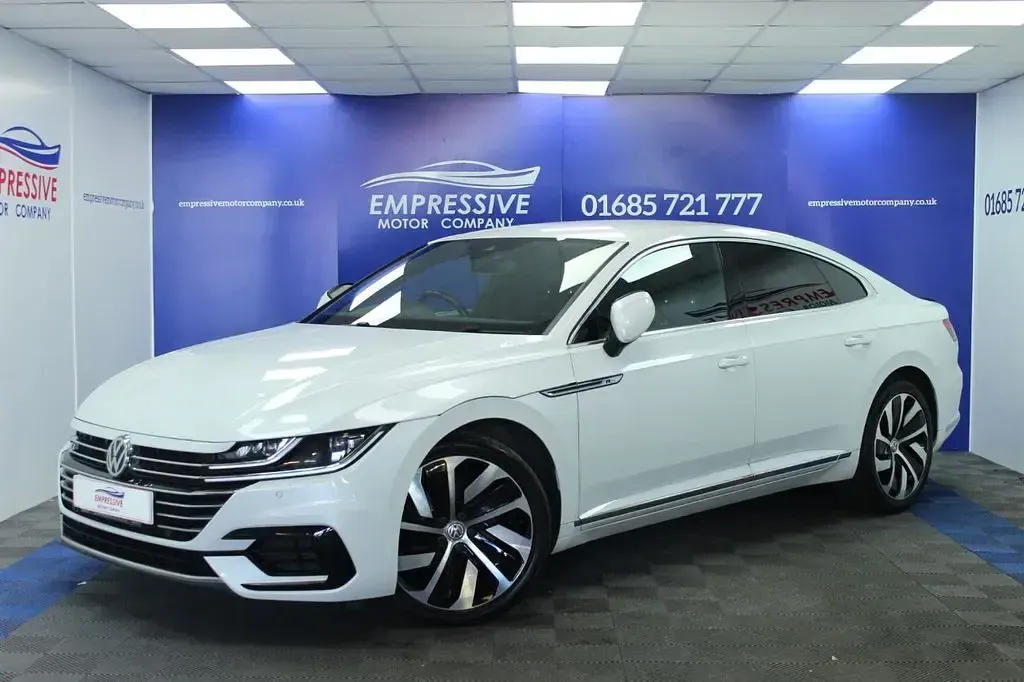 Used VW Arteon R-line 150 HP (110 kW) 2018 White Hatchback