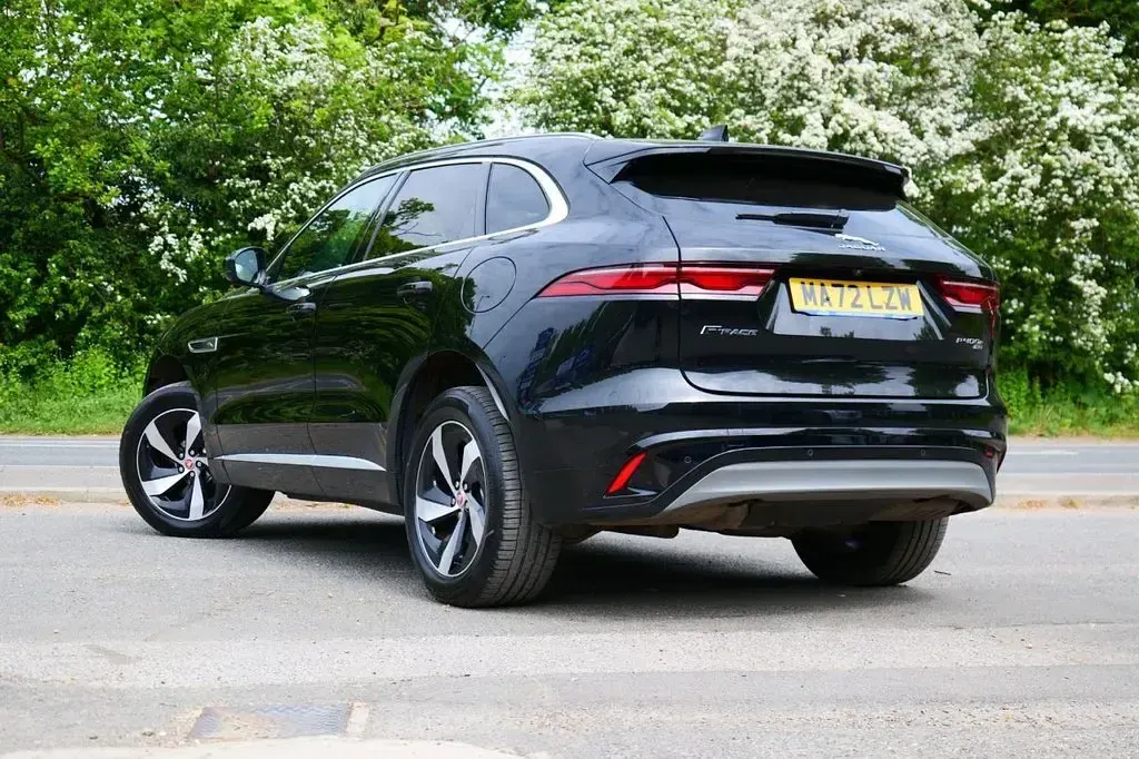 Used Jaguar F-Pace R-Dynamic 404 HP (297 kW) 2022 Black SUV