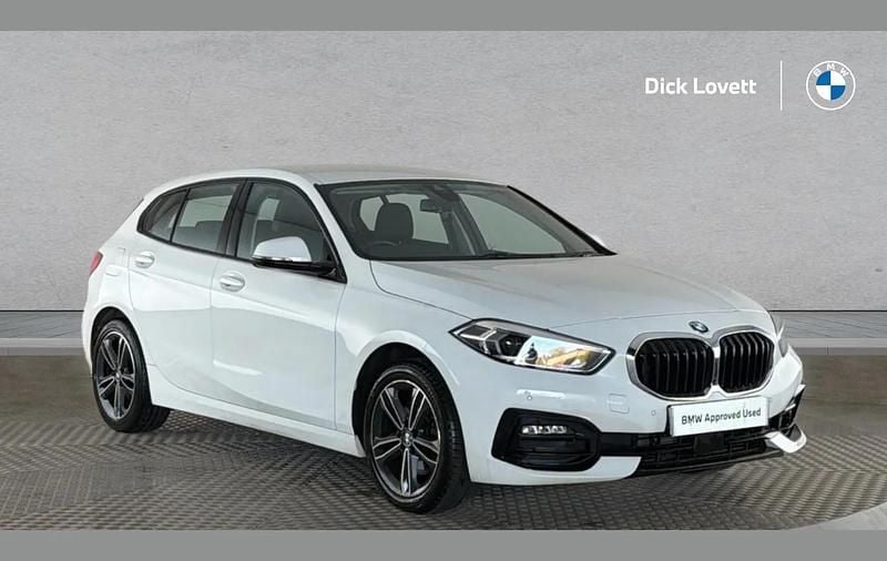 Used BMW 116 Sport Line 114 HP (83 kW) 2021 White Hatchback