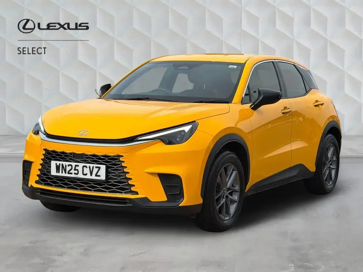 Used Lexus LBX 136 HP (100 kW) 2025 Yellow SUV