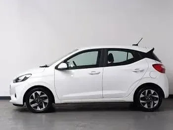 Używany Hyundai i10 Advanced 79 KM (58 kW) 2024 Biały Hatchback