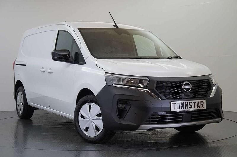 White New 2025 Nissan Townstar Tekna MPV | £18,999 (Fair price) - Image 1/3
