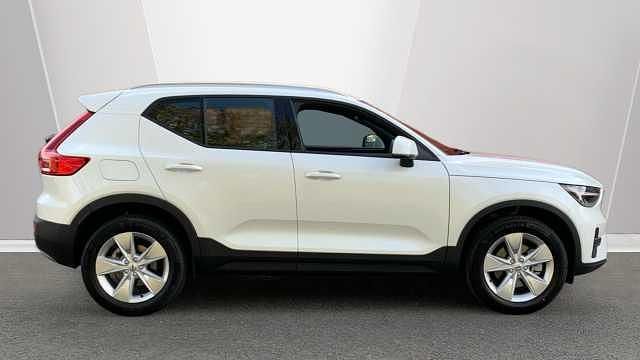 Used Volvo XC40 Core 161 HP (118 kW) 2026 SUV