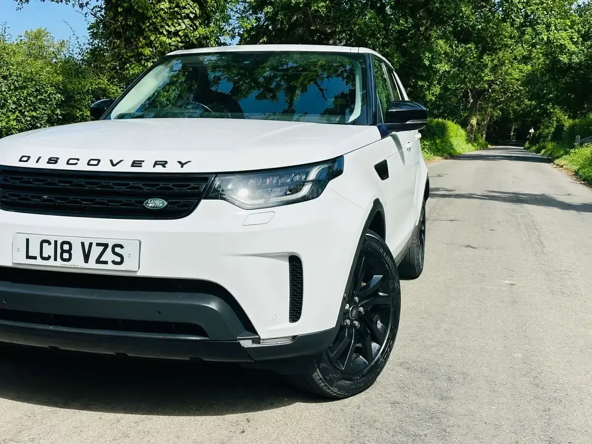 Used Land Rover Discovery HSE 300 HP (220 kW) 2018 White SUV