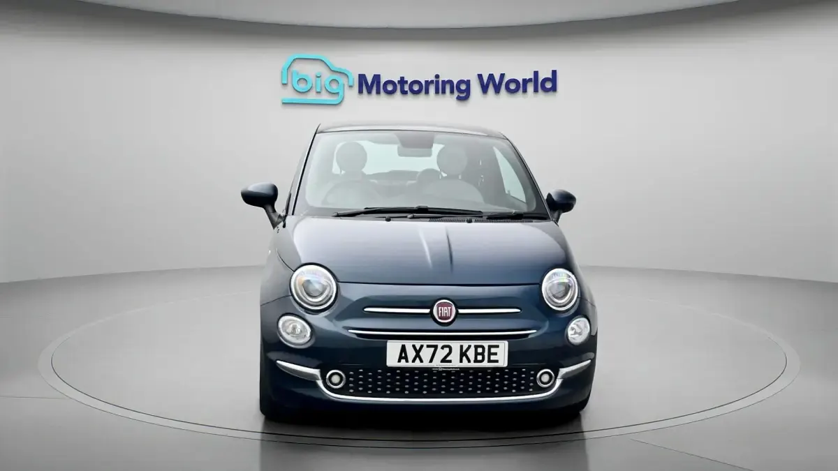 Second-hand Fiat 500 Dolcevita 68 CP (50 kW) 2023 Albastru Hatchback