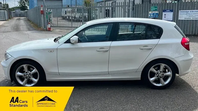 Used BMW 116 Sport Line 2009 White Hatchback