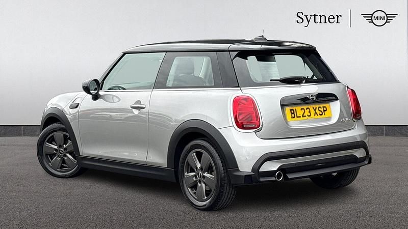Used Mini Cooper Classic 134 HP (98 kW) 2023 Silver Hatchback