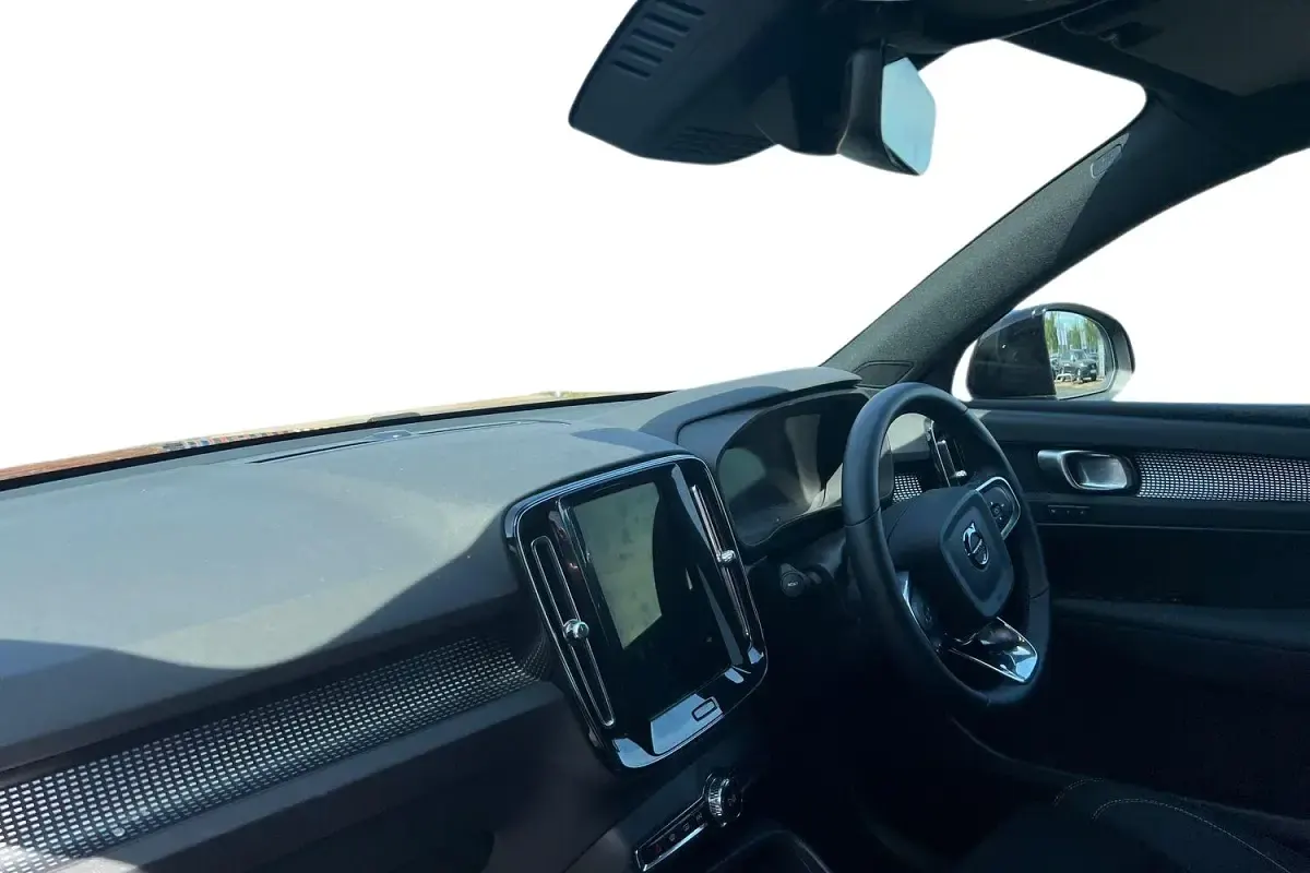 Used Volvo XC40 Plus 197 HP (144 kW) 2024 Onyx black SUV