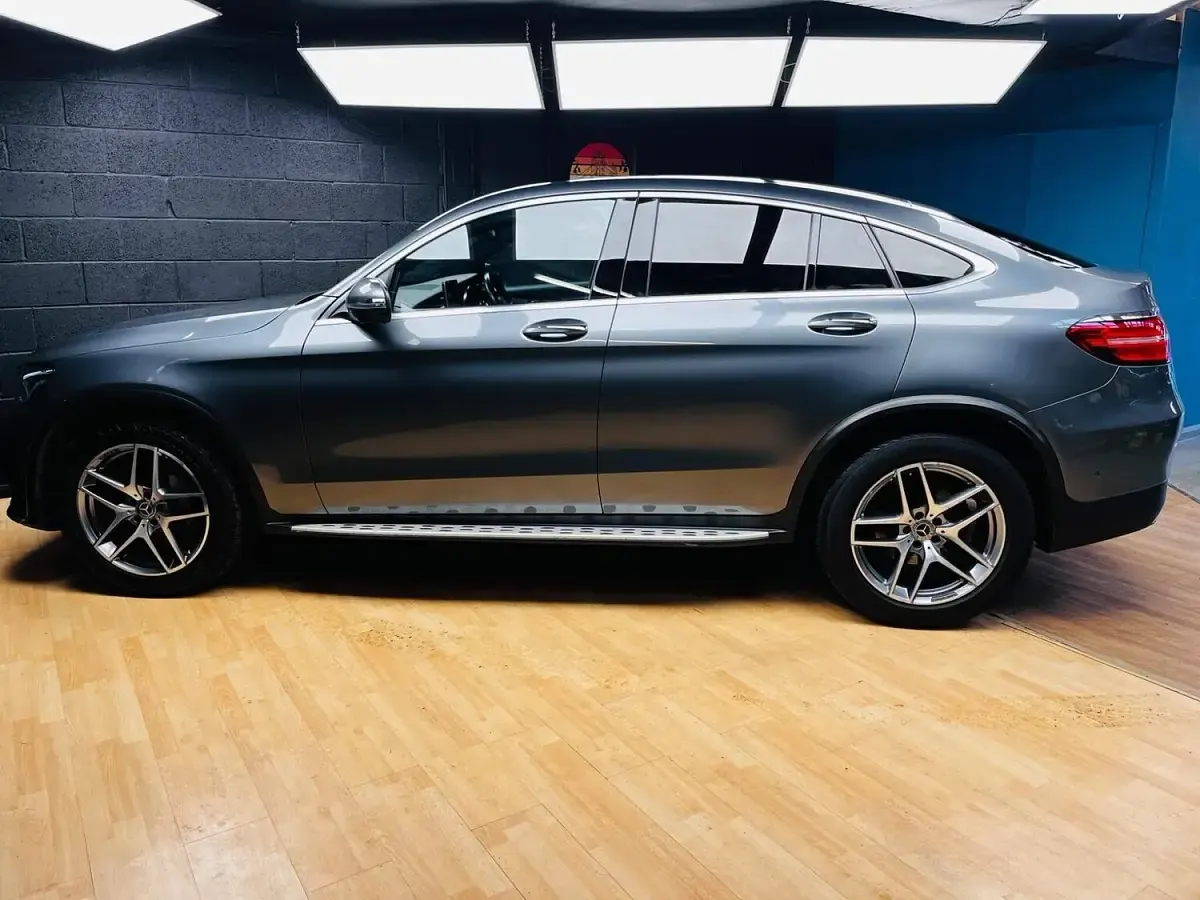 Usado Mercedes GLC220 AMG Line Premium 170 HP (125 kW) 2018 Cinzento Coupé