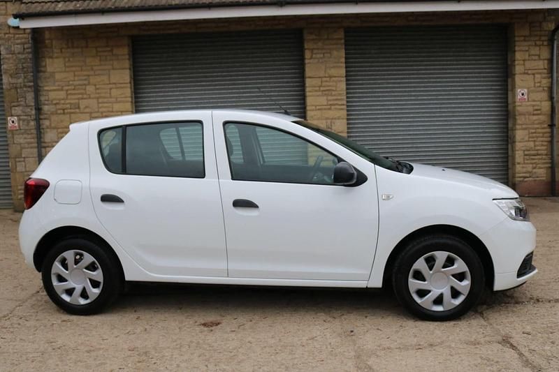 Used Dacia Sandero Essentiel 2019 White Hatchback