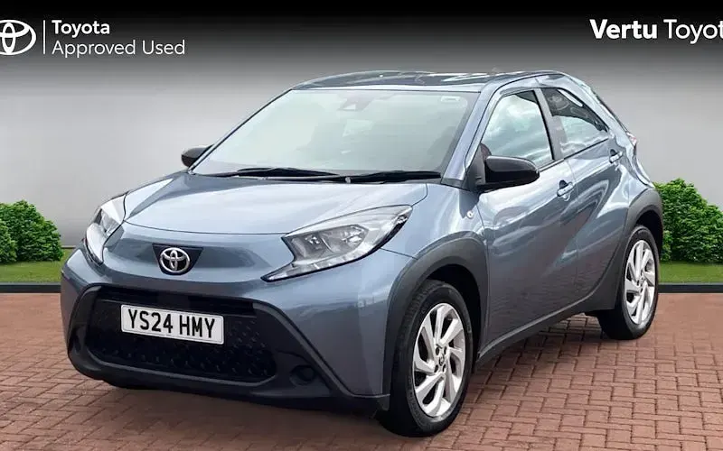 Used Toyota Aygo X PURE 72 HP (52 kW) 2024 Grey SUV