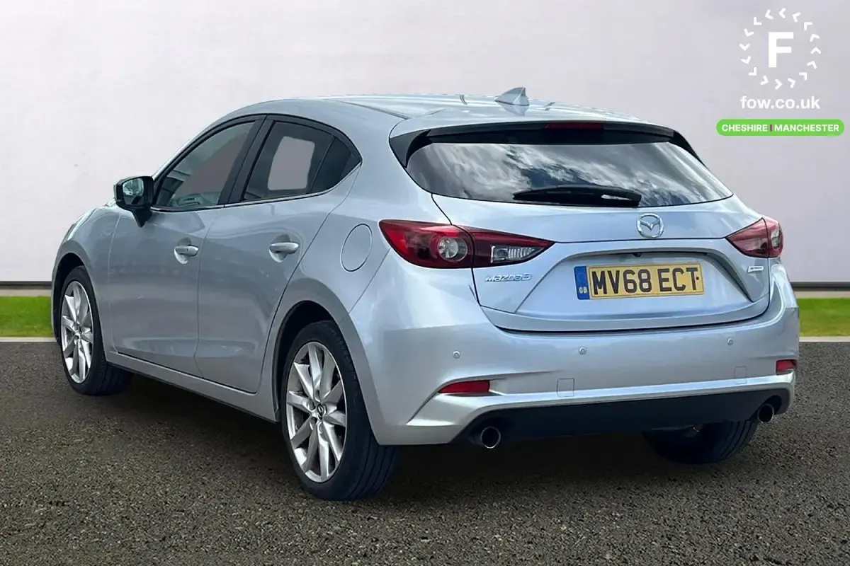 Used Mazda 3 Inclusive 120 HP (88 kW) 2018 Silver Hatchback