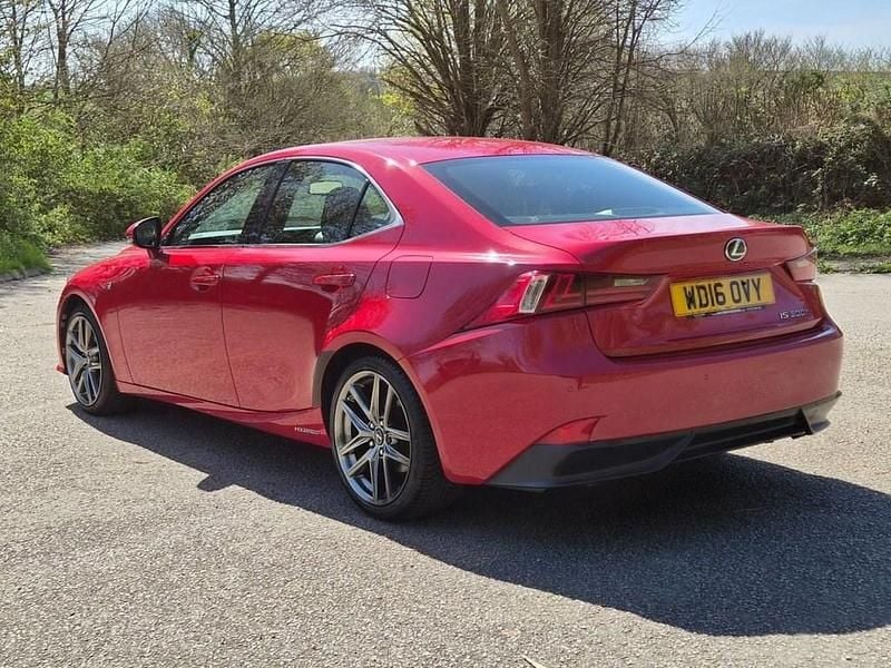 Used Lexus IS300h Sport Line 223 HP (164 kW) 2016 Red Sedan