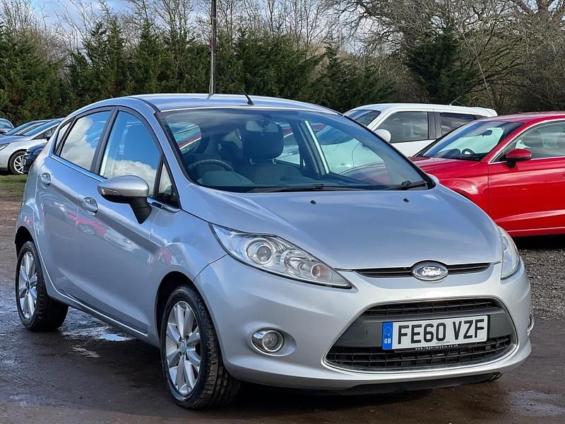 Used Ford Fiesta Zetec 95 HP (69 kW) 2010 Silver Hatchback