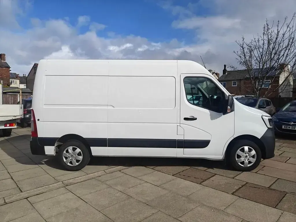 Gebraucht Renault Master Business 2022 Weiß Van / Kleinbus