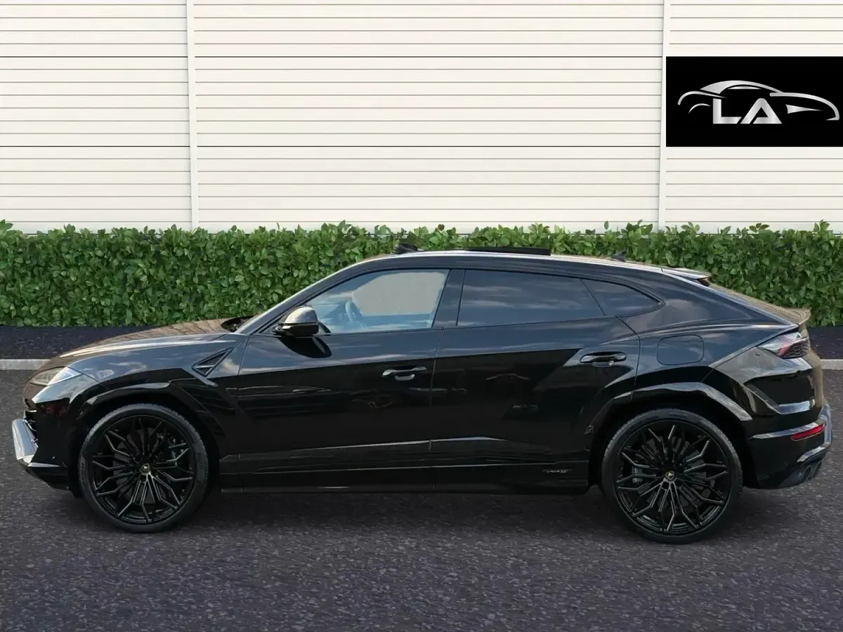 Used Lamborghini Urus 2025 Black SUV