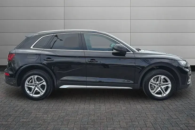 Used Audi Q5 Sport 265 HP (194 kW) 2023 Black SUV