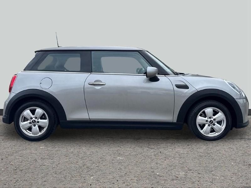 Used Mini Cooper Classic 134 HP (98 kW) 2023 Silver Hatchback