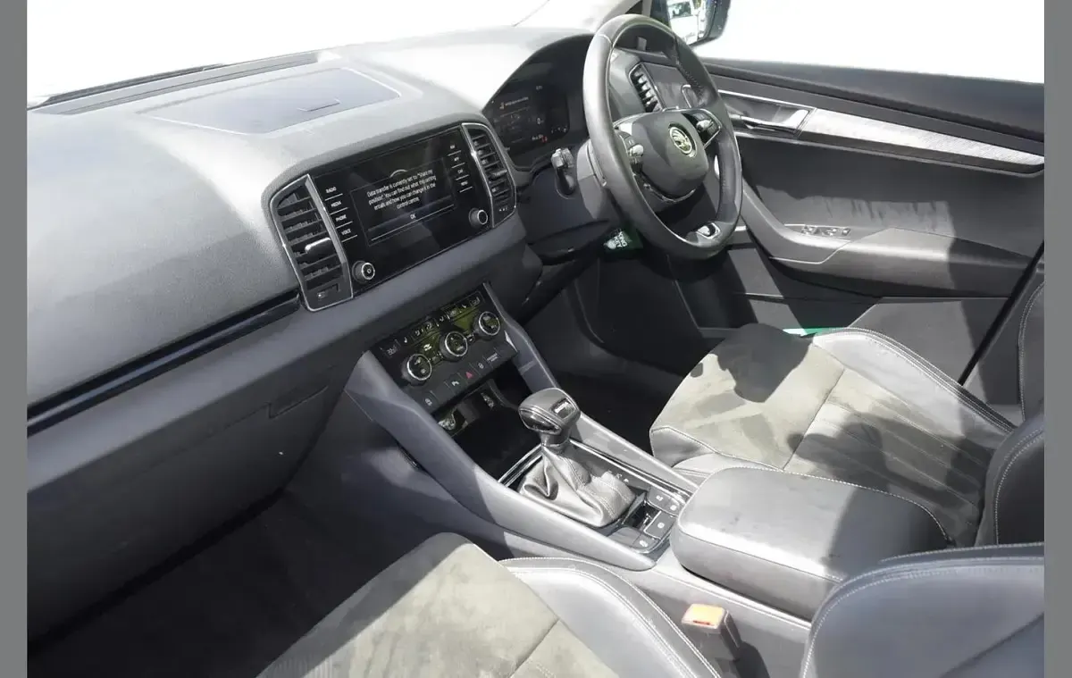 Usado Skoda Karoq SE L 150 CV (110 kW) 2024 Azul SUV