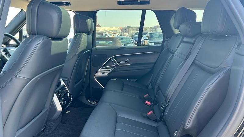 Used Land Rover Range Rover SE 350 HP (257 kW) 2025 Black SUV