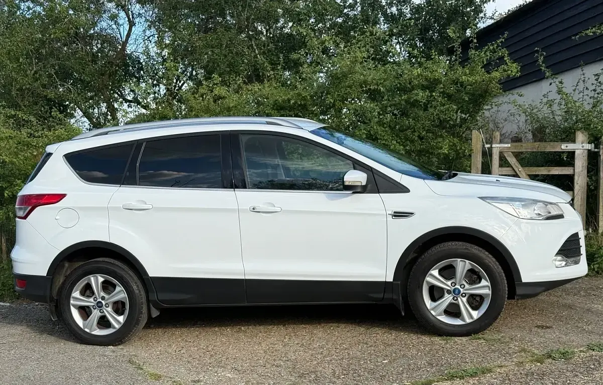 Used Ford Kuga Zetec 140 HP (102 kW) 2013 White SUV