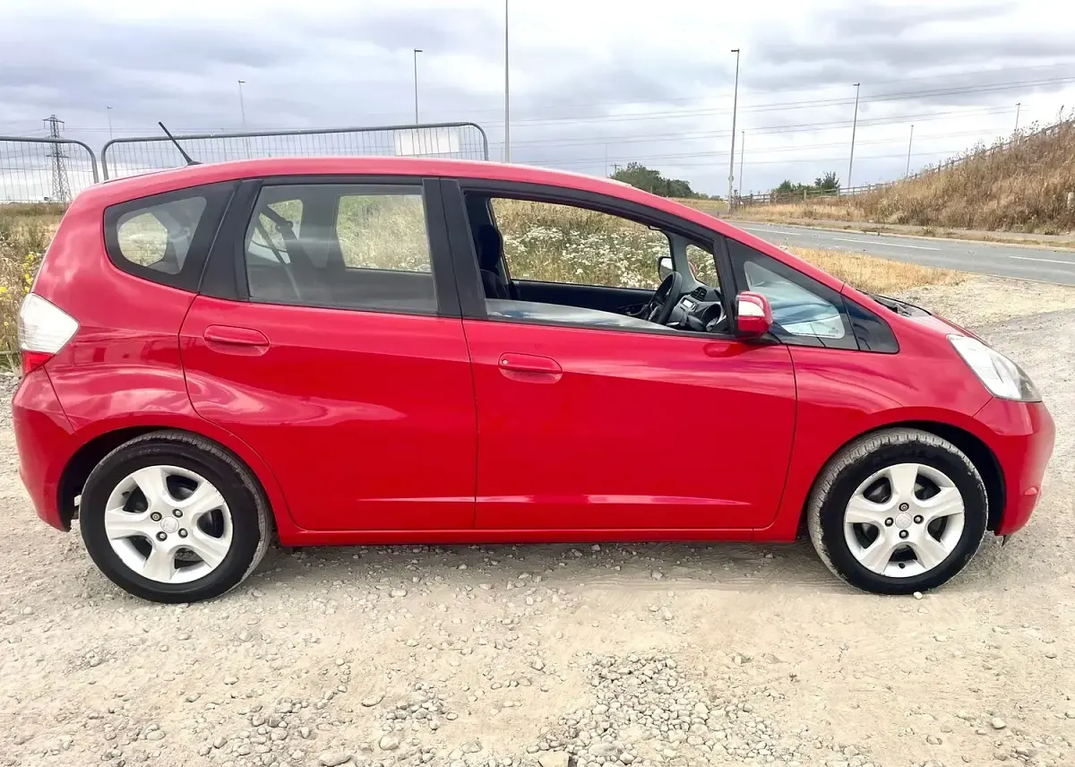 Used Honda Jazz ES 98 HP (72 kW) 2010 Red Hatchback