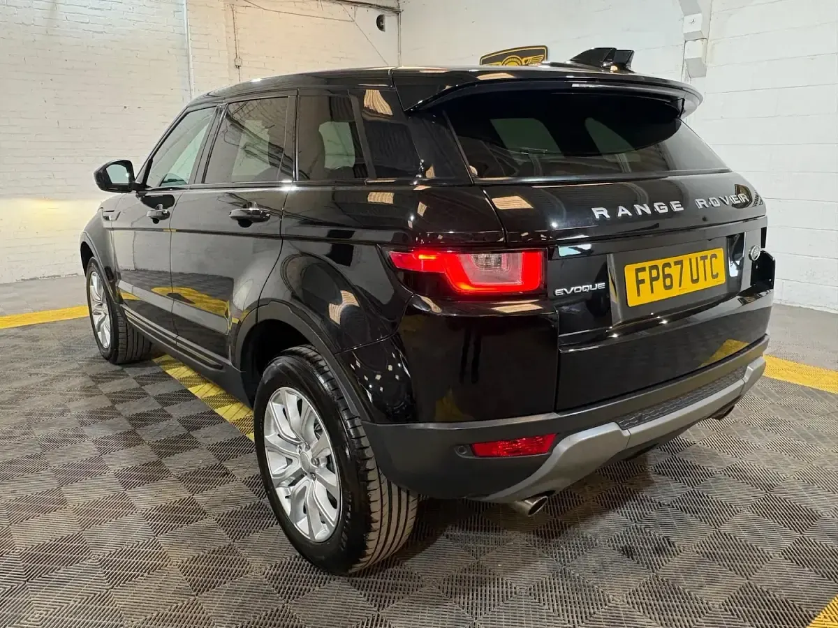 Used Land Rover Range Rover evoque SE 2017 Black Estate