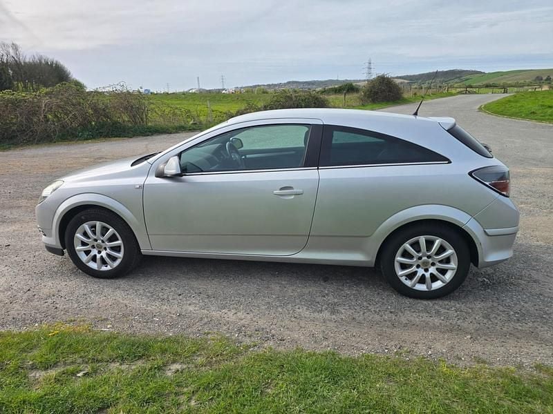 Used Vauxhall Astra Sport 2010 Silver Hatchback