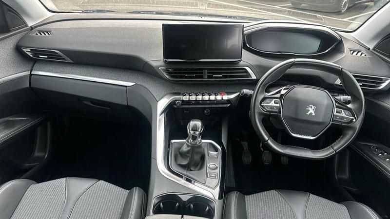 Used Peugeot 3008 Allure Premium 129 HP (94 kW) 2021 Blue SUV