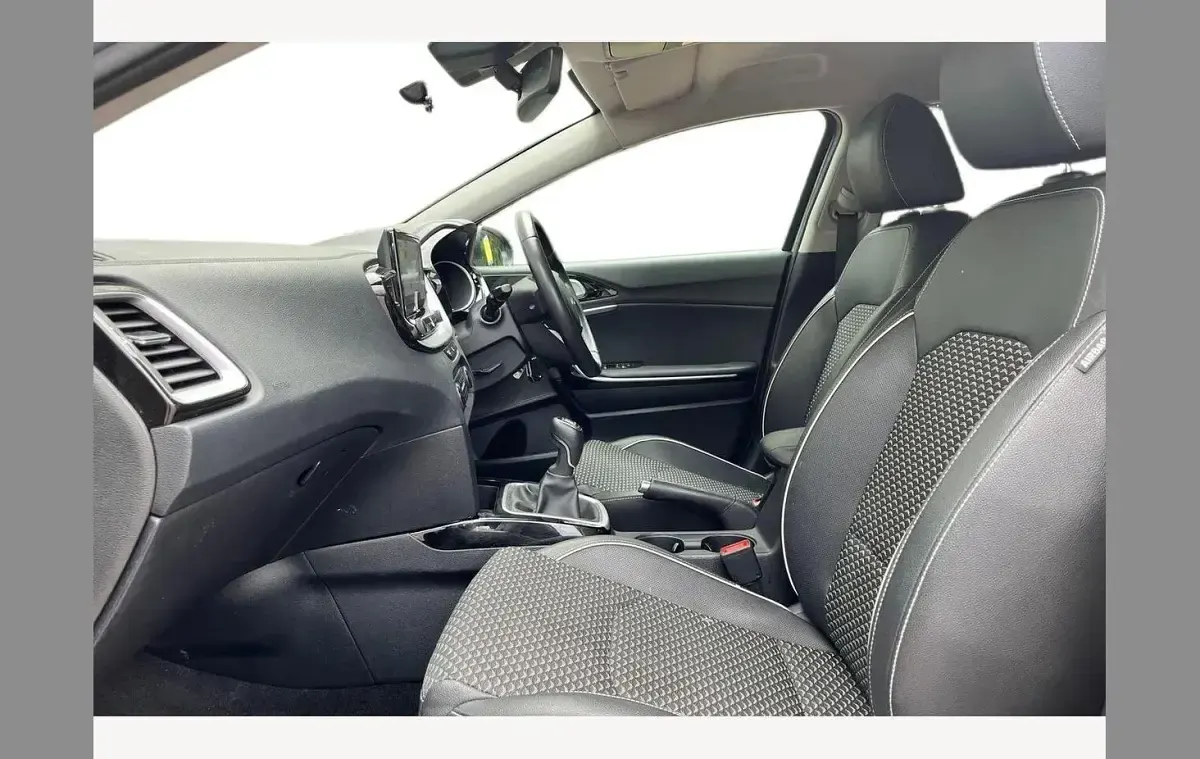 Used Kia Ceed 158 HP (116 kW) 2023 Silver Hatchback