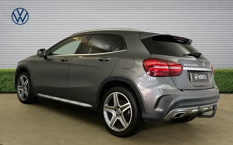 Usado Mercedes GLA220 AMG Line Premium 177 HP (130 kW) 2018 Cinzento SUV