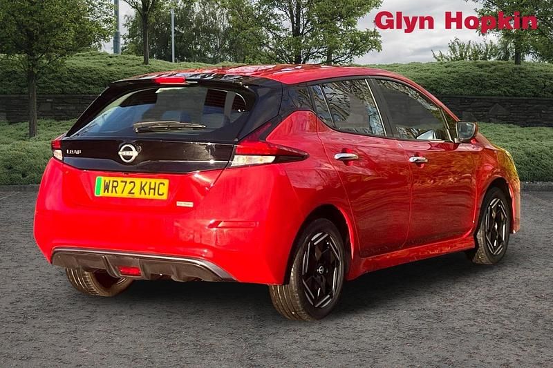 Used Nissan Leaf Acenta 110 kW (150 HP) 2022 Red Hatchback