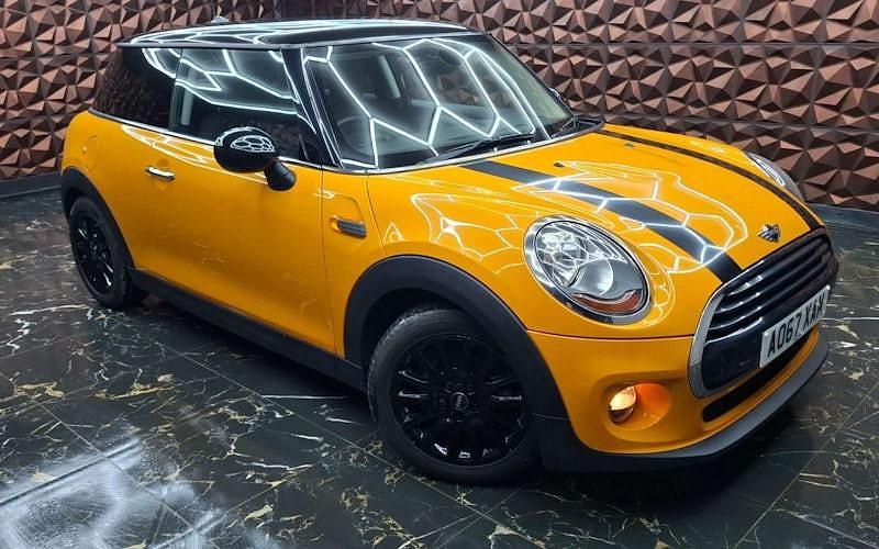 Used Mini Cooper Hatch 136 HP (100 kW) 2017 Orange Hatchback