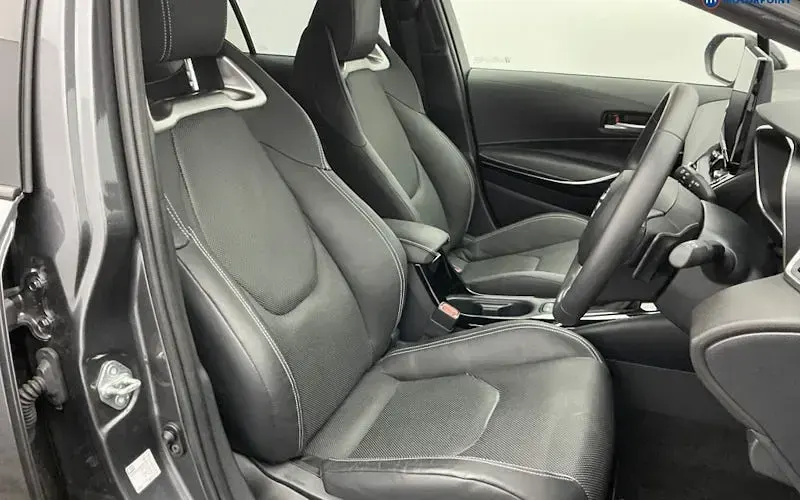 Used Toyota Corolla 196 HP (144 kW) 2025 Grey Estate