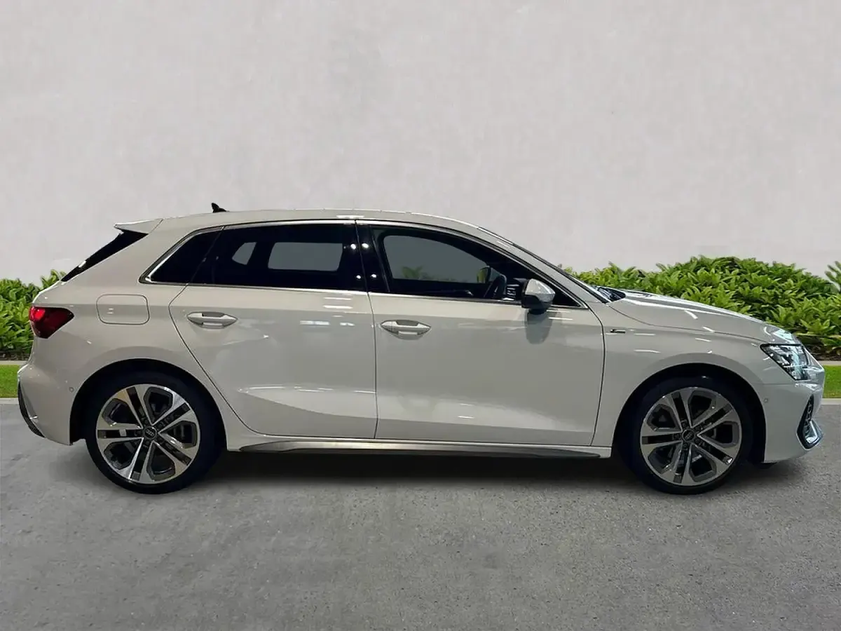 Used Audi A3 Sportback S-Line 150 HP (110 kW) 2025 White Hatchback